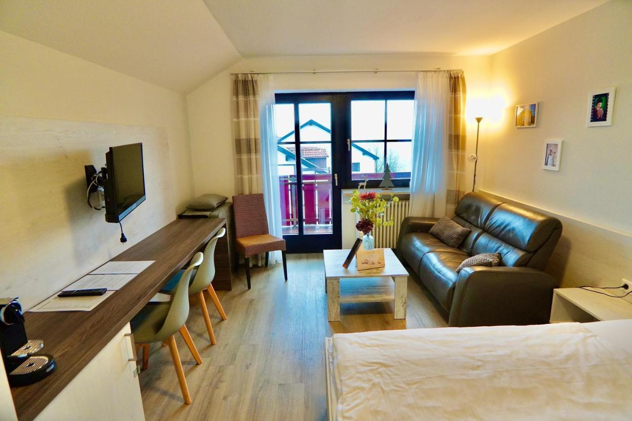 Hallelujah - Wunderschoenes Und Gepflegtes Apartment Mit Bademantelgang Zur Therme Bad Griesbach  Eksteriør bilde